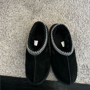 Ugg slippers (non platform)